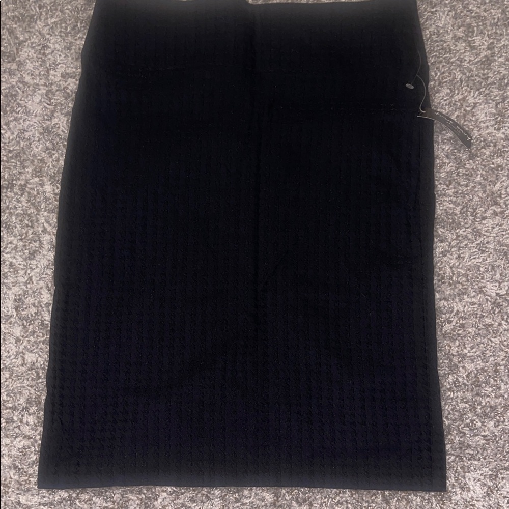 Black pencil skirt size large stretchy